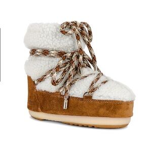 Moon Boot Low Sherling Boot in Whiskey and Off White, Size: EU 35/36